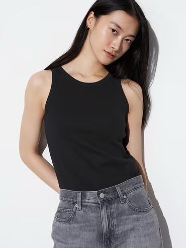 женские черные майки: Uniqlo 🇯🇵 
Новая майка 
Размер М

Цена по себестоимости