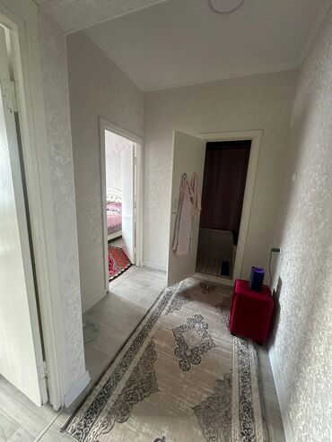 квартиру снимат: 3 комнаты, 100 м², 106 серия, 8 этаж, Евроремонт