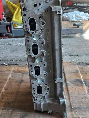Sbor motorlar və silindr başlıqları: Mercedes-Benz silindr başlığı - Orijinal Mercedes-Benz detallı — 3