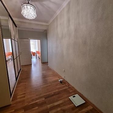 6 mkr: Kirayə verilir: Tam mebelləşdirilmiş geniş 3 otaqlı mənzil interyeri — 5