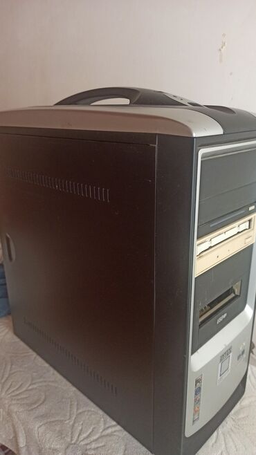 mous: Masaüstü kompüter İntel Pentium 4 661 (3.60mhz, LGA775) Ram: 2gb