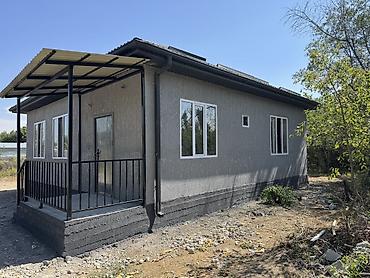 вагон для дома: Одноэтажный жилой дом с террасой/крыльцом. Находится в селе Дмитриевка — 3
