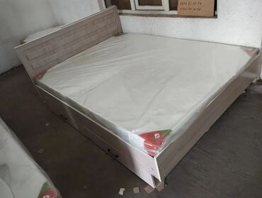 скупка кровати: Двуспальная кровать, Новый, С матрасом, длина - 200 см