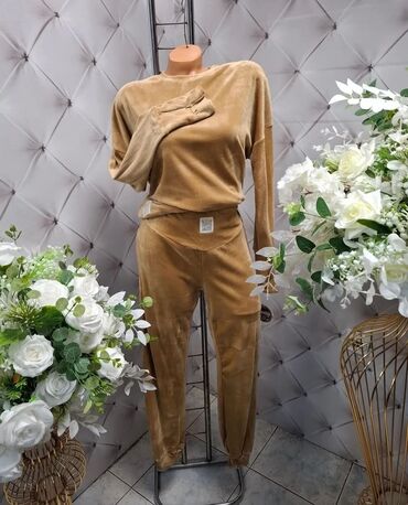 Gornji i donji deo: Jednobojni, bоја - Crna — 2