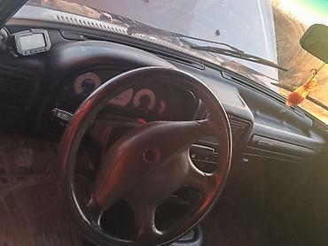 QAZ: QAZ 31105 Volga: 2.4 l | 2004 il 227925 km Sedan — 8