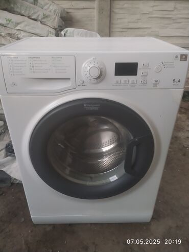 Стиральные машины: Стиральная машина Hotpoint Ariston, Б/у, Автомат, До 6 кг, Узкая