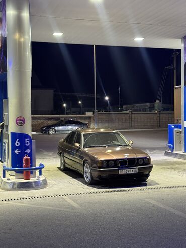 вентилятор е34: BMW 5 series: 1988 г., 2.5 л, Механика, Бензин, Седан