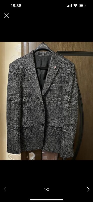Köynəklər: 25azn.1defe restorana geynılıb.yenı kımıdı.ölçü 5xl-6xl uygundu