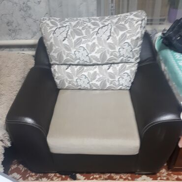 Кресло новое 2 шт текстиль + кожа. Чехлы съёмные. Внутри