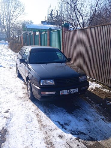 газ53 продаю: Volkswagen Vento: 1992 г., 1.8 л, Механика, Бензин, Седан