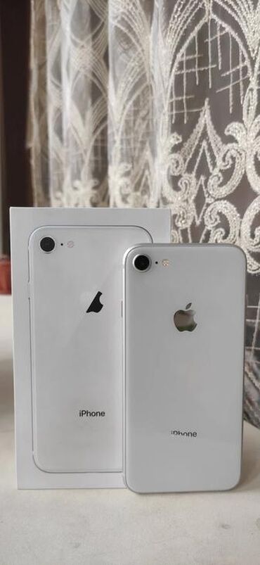 Apple iPhone: IPhone 8, Б/у, 64 ГБ, Белый, Наушники, Чехол, Коробка, 80 %