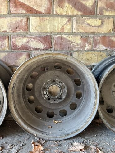 купить диск на машину: Темир Дисктер R 16 тешиктери - 5, Колдонулган