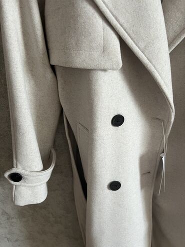 Paltolar: Bershkadan alinib. Geyinilmeyib hec. XS olcusudur biraz bol modeldir M -da lalafo.az — 3 Paltolar: Bershkadan alinib. Geyinilmeyib hec. XS olcusudur biraz bol modeldir M — 3