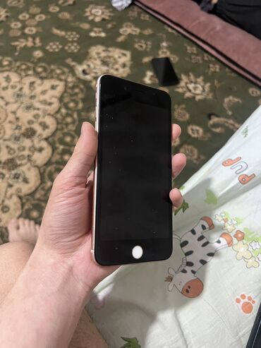 Apple iPhone: IPhone 8 Plus, Колдонулган, 64 ГБ, Jet Black, Заряддоочу түзүлүш, Коргоочу айнек, Каптама, 100 %