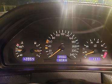 mercedes 220 cdi: Mercedes-Benz E 200: 2 l | 1998 il — 3