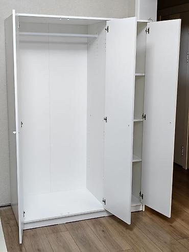 Шкафы: Продаю оригинальный гардероб IKEA KLEPPSTAD на 3 двери, белого цвета — 2