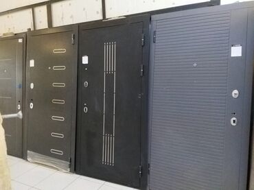 seyf qapi zamoklari: Müxtəlif üslub və rənglərdə olan bu möhkəm metal qapılar ev, ofis və