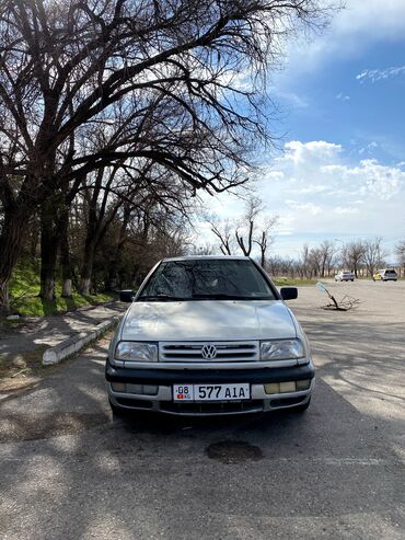 топливный бак на даф: Volkswagen Vento: 1992 г., 1.8 л, Механика, Газ, Седан