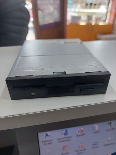 Digər ehtiyat hissələri: Ram Hard disk Plata Sata Video kart Prasesr Lan port Kuler perler — 17