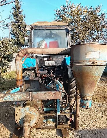 Kənd təsərrüfatı üçün traktor qoşqulu yem-ezmə və qarışdırma qurğusu