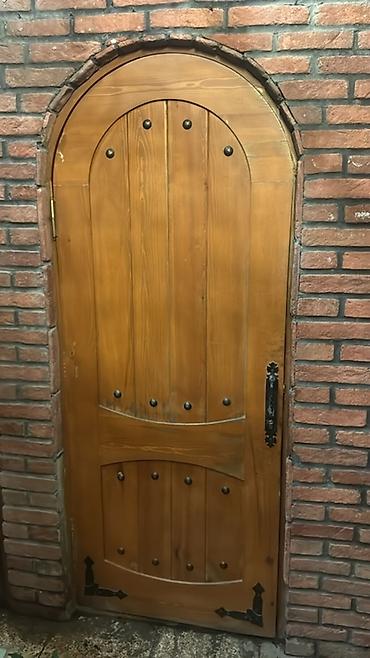 Taxta giriş/qapı 

- Material: tam ağac