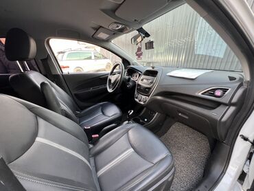 Chevrolet: Chevrolet Spark: 2019 г., Вариатор, Бензин, Хэтчбэк — 6