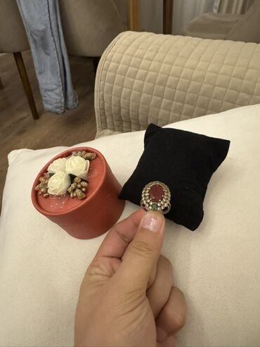 Üzüklər: Üzük, Platin