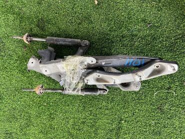 Другие автозапчасти: Петля капота Mercedes-Benz C-CLASS W202 2 1997 (б/у) at lalafo.kg Другие автозапчасти: Петля капота Mercedes-Benz C-CLASS W202 2 1997 (б/у)