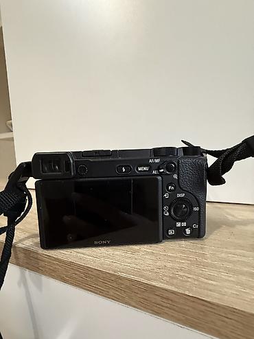 Фото и видеокамеры: Sony A6400 + 16–50mm OSS | Полный комплект Камера куплена около года — 2
