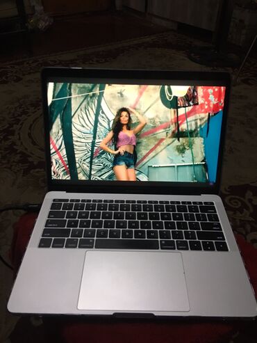 купить ноутбук макбук: Ультрабук, Apple, 8 ГБ ОЭТ, Intel Core i5, 13.3 ", Колдонулган, Жумуш, окуу үчүн, эс тутум HDD