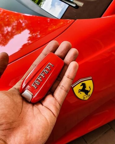 Orgknal Ferrari Açarı, Tam Ela veziyyetde lalafo.az -da Orgknal Ferrari Açarı, Tam Ela veziyyetde