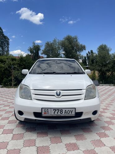 Toyota: Toyota ist: 2003 г., 1.5 л, Бензин, Хэтчбэк