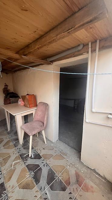 kohne guneslide evler: Xirdalanda 5 nom mektebin yaxinliginda kursulu altı qaracli 4 otagli — 5