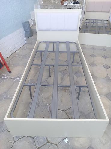 tək matras: Tək nəfərlik çarpayı karkası - Ölçü: təxmini 90×190 sm (tək — 2