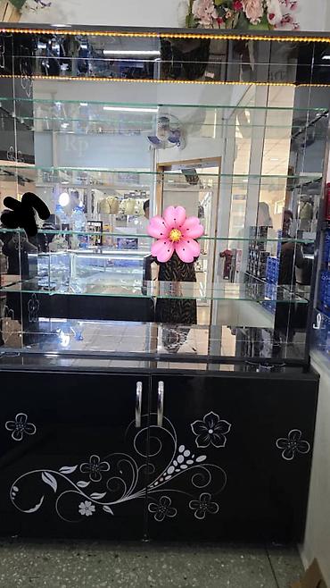 Продаю витрины,как на фото есть каждая по 3 шт одинаковых Состояние at lalafo.kg Продаю витрины,как на фото есть каждая по 3 шт одинаковых Состояние