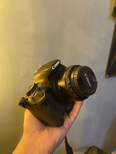 obektiv dlja canon: Продаю фотоаппарат, canon 600D с полным набором: Фотоаппарат Флэшка