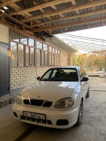 Daewoo: Daewoo Lanos: 2001 г., 1.5 л, Автомат, Бензиновая, Седан — 1