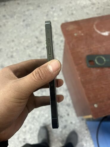 Apple iPhone: IPhone 13 Pro, Б/у, 128 ГБ, Зеленый, Защитное стекло, Зарядное устройство, Чехол, 79 % — 4