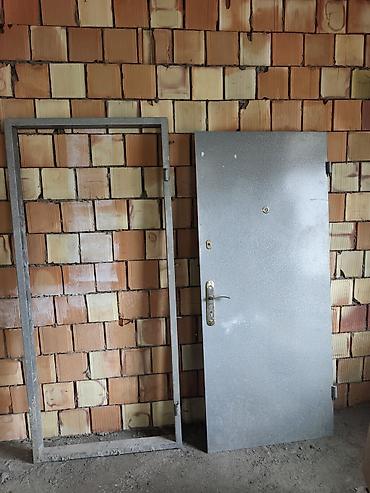 Metal giriş qapısı və korpus dəsti - Material: qalın metal lövhə