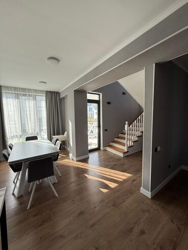 Продажа домов: Коттедж, 136 м², 4 комнаты, Собственник — 18