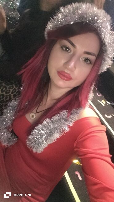 Satış məsləhətçiləri: Madel İş axtariram Mağazada paltar reklami ederem canlı acib Boy 168 — 2