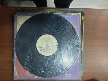 Vinil vallar: Vinil plastinkalar satilir — 12