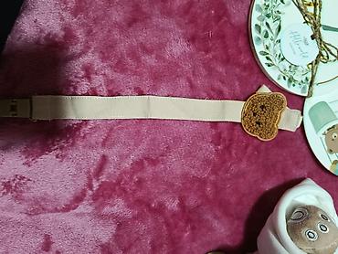 Kompleti: Poklon korpa za bebu – “Meda” set Šarmantno aranžirana pletena — 2