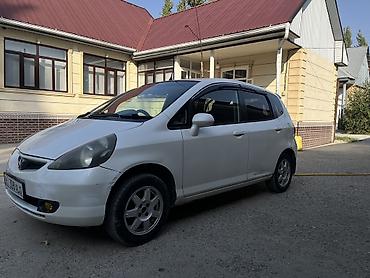 тойота приус с: Honda Fit: 2002 г., 1.3 л, Автомат, Бензин, Хэтчбэк — 3