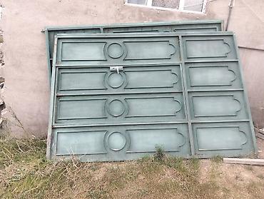 Darvaza satilir .Eni 390 hun295 Sm. cercivesi yoxdur. Qiymeti 400 Azn