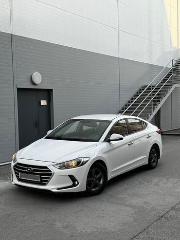 дишевли машина: Белый седан Hyundai Avante 2017года выпуска. Автомобиль оснащен