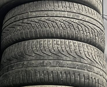 шины на ист: Автомобильная шина с выраженным протектором обеспечивает надежное
