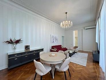 divan fabrikası: İcarəyə verilir 2 otaqlı köhnə tikili 80 m², Sahil m. Kateqoriya — 4