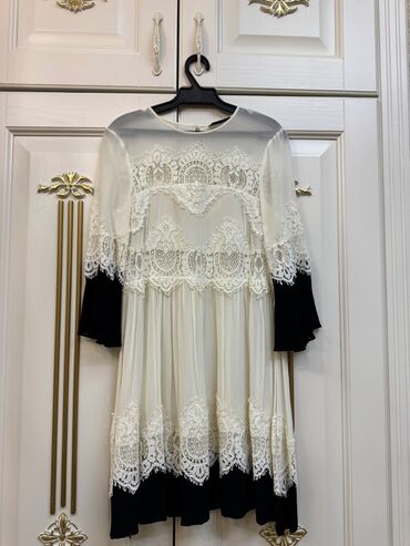 вязаное ажурное платье: Повседневное платье, Короткая модель, Трапеция, S