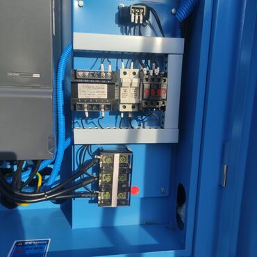 Компрессоры: Компрессор винтовой 5KW(220v) 850 литров в минуту 7.5KW 1100литров в — 8